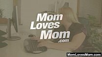 video любительскоемама любит домохозяйку плюс лохматые игрушки sex