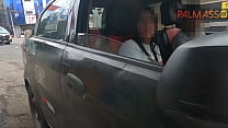 video タクシー代を払ってください見知らぬ人がタクシー運転手に乗車料金を支払うお金を持っていないので車の中でセックスする代わりに彼女を助けてほしいと私に頼みました sex