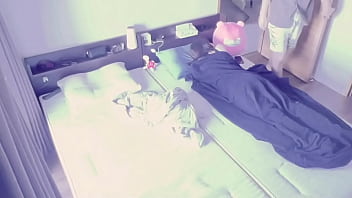 video お昼寝中の無防備な彼女にちょっかいを出して夜い気づいた頃には挿入されててイキまくりな姿を盗撮　ハメ撮り　巨乳　かわいい　側位　寝バック　昏睡　素人　カップル　投稿　個人撮影　日本人　えむゆみ sex