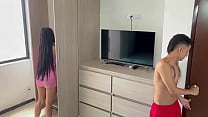 video моя прекрасная сводная сестра ищет одежду в шкафу и я пользуюсь случаем чтобы съесть эту вкусную задницу sex