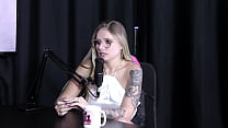 video com she was young when she had her first threesome experience with a woman and she is more submissive with men and sex