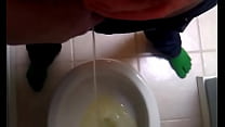 video девушка писает стоя sex