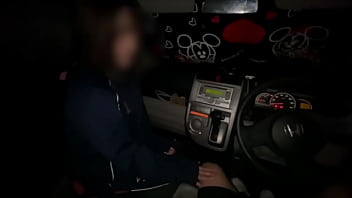 video извращенная паралюбительница занимается любовным сексом в машине посреди ночи sex