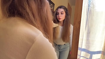 video я собираюсь убраться в доме нового клиента я не хотела идти но я была нужна моему боссу клиент застал меня sex