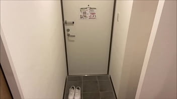 video старший который терпеть не может свиданий с младшей женщинойменеджером дома и в конечном итоге ввязывается в это sex