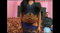 video горячая брюнетка трахается в задницу sex