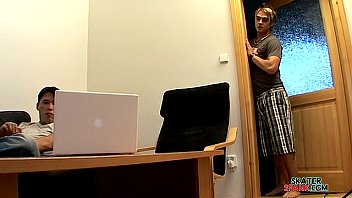 video スパンキングを捕まえた猿 sex