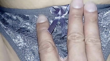 video ххх дези я снимаю трусики сводной сестры играя между простынями sex