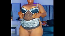 video подпрыгивает задница и раздвигается бритая киска полное видео на red mara exotic sex