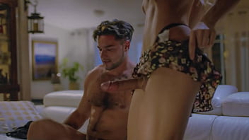 video до сих пор не осознал что у меня под юбкой большой член sex