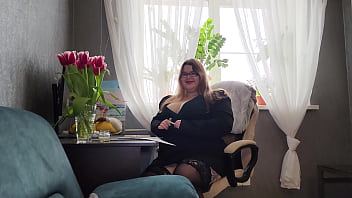 video толстушка доктор сексолог трахнула пациента на приеме и помогла ему вылить сперму на ее огромную сочную попку sex