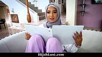 video счастливчик собирается трахнуть свою новую коллегу в хиджабе hijablust sex
