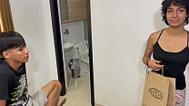 video моя младшая сводная сестра моделирует для меня свои новые трусики она показывает их очень сексуально пока я не sex