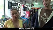 video セクシーな野のひよこは18をファックするために支払われます sex
