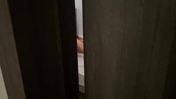 video моя сводная сестра поняла что я наблюдаю как она мастурбирует и решила осуществить свою фантазию о ее трахе sex