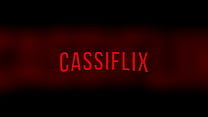 video この巨大なペニスが私の尻に入り込み私をミルクで満たしているのを見てください cassiflix で全編視聴する sex
