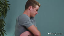 video массажист трахает в анал свою клиентку после расслабляющего массажа sex