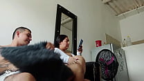 video 私は義理の妹のお尻を見てオナニーします彼女は私のチンポが立っている私を発見し彼女は私のチンポを味わい私と性交することにしました sex