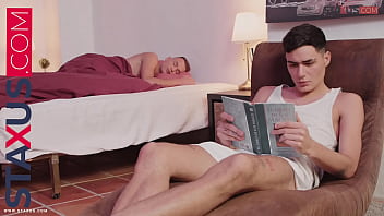 video staxus мой парень просыпается и хочет трахнуться с моим большим членом sex