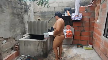 video я вижу свою соседку у которой большая задница а ее мужа нет дома надеюсь ты не понимаешь что я смотрю на твою жену sex