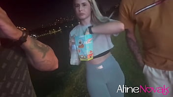 video грудастая блондинка гуляет по парку и делает красивый минет от motoboy alinenovakcombr sex
