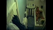 video моя милая мама трет свою киску в ванне скрытая камера sex