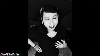 video danithecutie трахают и намазывают ее грудь маслом в классическом немом порнофильме sex