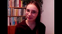 video 若いポーランドのアマチュアティーンの女の子は自家製の性交が大好きです sex