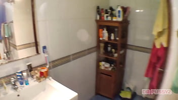 video моего мужа не присутствуло а его друг пришел чтобы помочь мне записать некоторый контент и в конечном принял sex