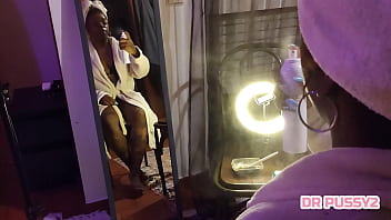 video она получила огуречный сюрприз от соседки по дому во время спапречений sex