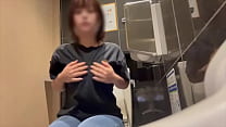 video мастурбация в унисекс туалете ктонибудь хочет поехать со мной в поезде sex