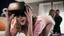 video крошечная 18летняя приемная дочь получила от отчима vrгарнитуру sex