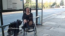 video パラプリンセス屋外露出症と点滅する車椅子に縛られたベイビーショー sex