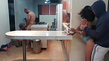 video 義理の妹が私の彼氏とセックスしているのを見て復讐のために義理の兄とセックスすることになった sex