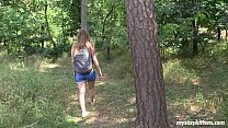 video 小さなtittedティーンベラは屋外で自慰行為をします sex