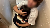 video мы занимались сексом в туалете супермаркета понизив голос она сильно стонет когда в ее киску вставляют очень sex