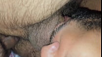 video 既婚で非常に才能のある現地人は市内の観光客とたくさんのセックスをして休暇を楽しんでいます sex