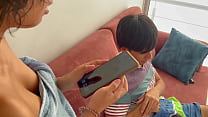video あなたが私を性交しないなら私の写真を見てオナニーしていることを義父に伝えます 小さなラティーナが貪欲な女の子に激しく犯されます sex