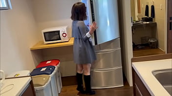 video много тыкай посетив ее дом и поцеловавшись в ее комнате они облизывают тела друг друга и занимаются сексом sex