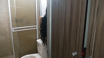 video сводная сестренка растирается в ванной но мы решаем потрахаться в моей комнате сводный брат соблазняет свою sex