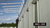 video горячая милфа сара кьют соблазняет своего партнера своими прекрасными изгибами и прекрасными ногами sex