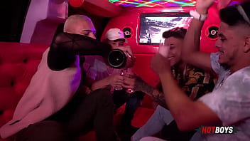 video я отмечал свой день рождения в лимузине sex