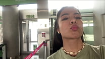 video пассажирка на борту мастурбирует кремом в ванной в самолете sex