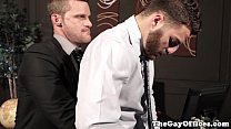 video 制服の塊はタイトなお尻をファックするのが大好き sex