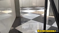 video зазалась на плиту соседа она надевала одежду на веревку я нанесил все на ее кожу мне очень наслаждалось полное sex