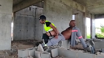 video bricklayer takes advantage of the fact that there is no one on site to screw the foreman sex