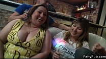 video ボインのドシンと落ちることは裸になって頭を与える sex