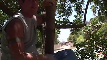 video сексуальная рыжая немка любит шлепать своего партнера катаясь на нем на открытом воздухе sex