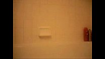 video подруга принимает душ в любительском видео sex