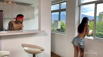 video моя сводная сестра провоцирует меня и в итоге я трахаю ее в задницу sex